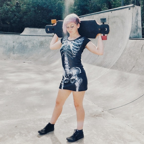 Dresses & Skirts - 🖤☠️SKELETON MINI☠️🖤